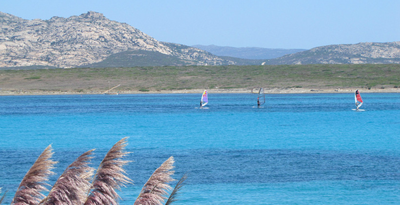 fare windsurf in sardegna